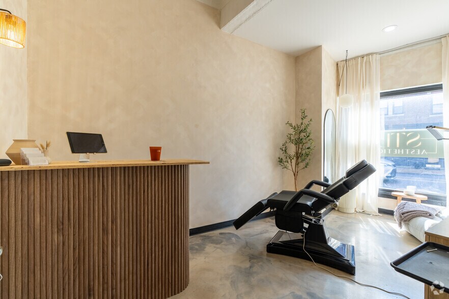 More Photos Of 7185 Manchester Rd, Maplewood Storefront Retail Residential For Sale