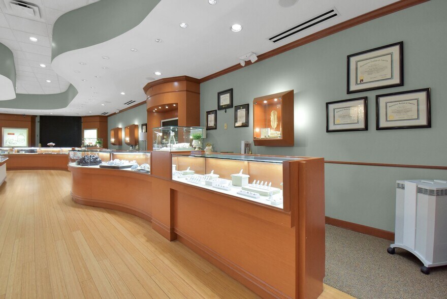 More Photos Of 2555 Miamisburg-Centerville Rd, Dayton Freestanding For Sale