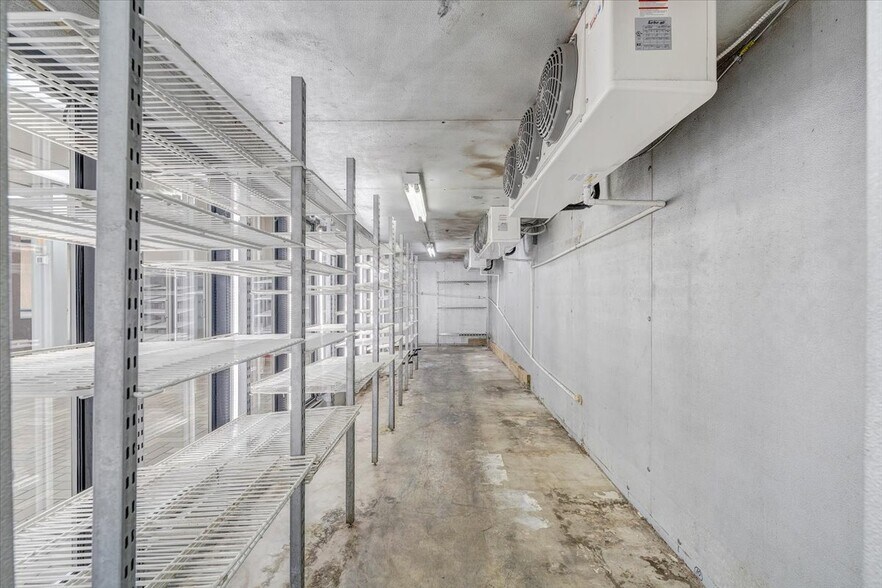 More Photos Of 1000 Electric Rd, Salem Convenience Store For Sale