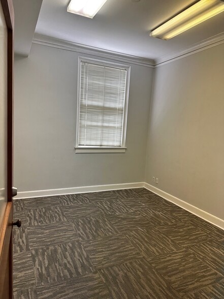 More Photos Of 4027 Main St, Dallas Manufacturing For Sale