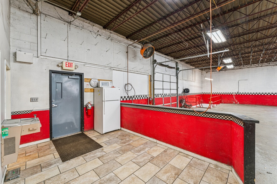 More Photos Of 1839 N 10th St, Kansas City Warehouse For Sale