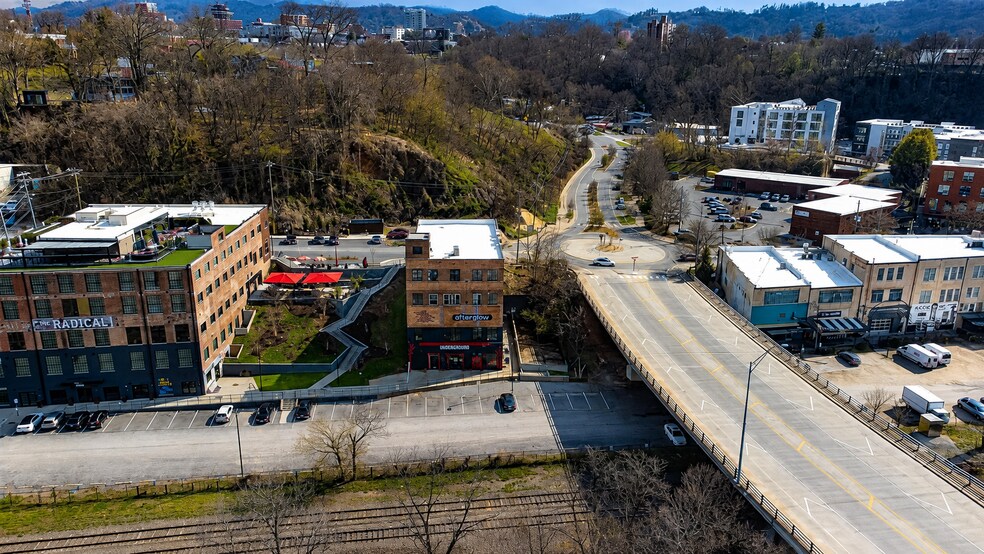 More Photos Of 109 Roberts St, Asheville General Retail For Sale