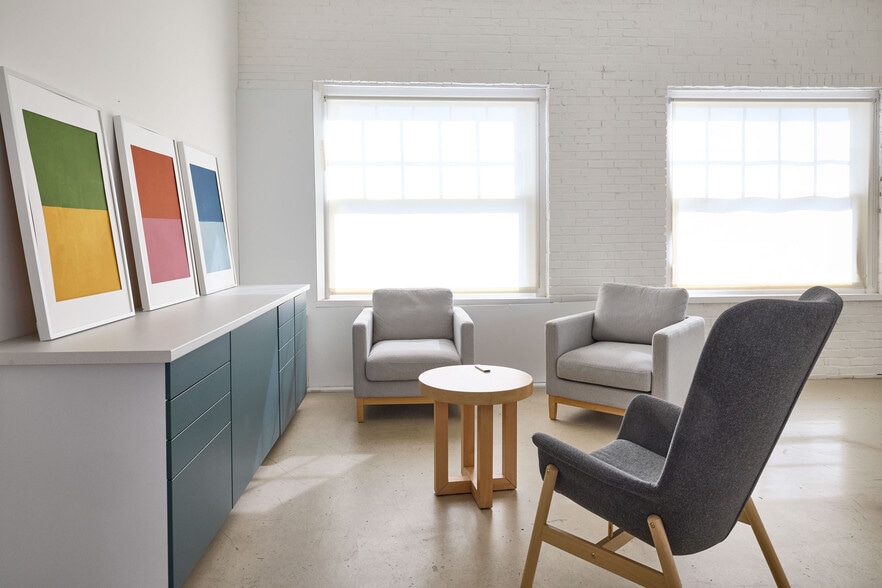 More Photos Of 2745 Locust Blvd, Saint Louis Office Residential For Lease