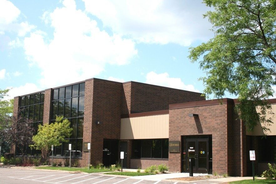 More Photos Of 12201-12241 Wood Lake Dr, Burnsville Light Manufacturing For Lease