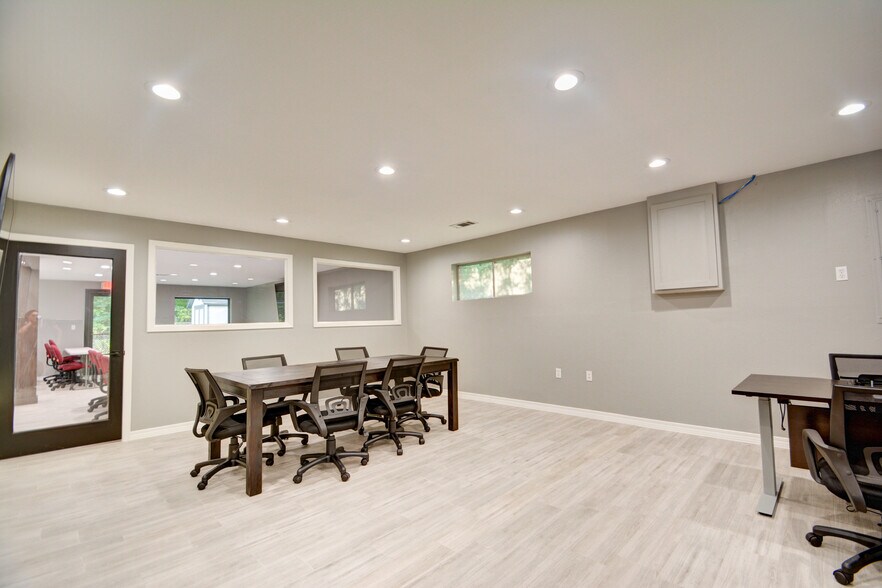 More Photos Of 26615 Oak Ridge Dr, The Woodlands Office For Lease