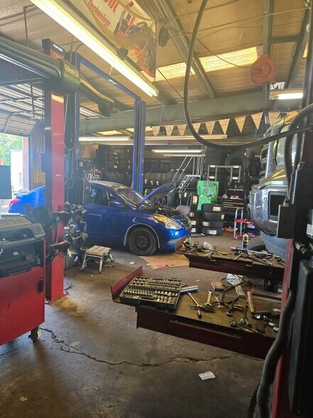 More Photos Of 615 S Monroe St, Ruston Auto Repair For Sale