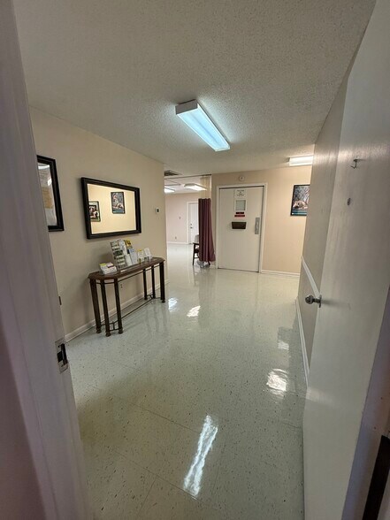 More Photos Of 28960 US Highway 19 N, Clearwater Medical For Sale