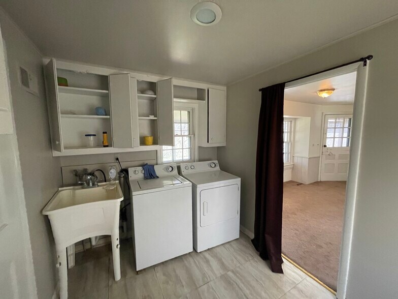 More Photos Of 1132 State Route 31, Lebanon Office Residential For Sale