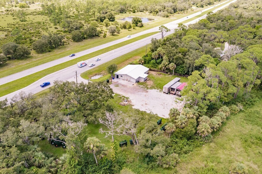 More Photos Of 19431 Palm Beach Blvd, Alva Flex For Lease