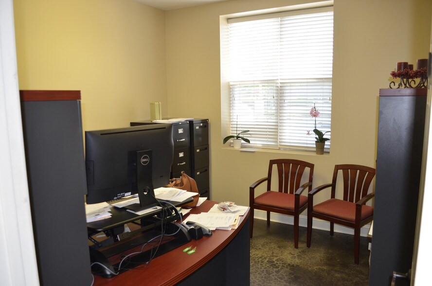 More Photos Of 326 Browns Cove Rd, Ridgeland Office For Sale