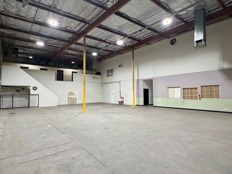 More Photos Of 7949 Ajay Dr, Sun Valley Warehouse For Lease