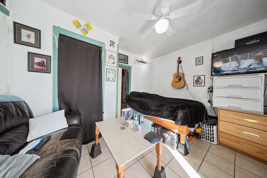 More Photos Of 1018-1020 E San Antonio Ave, El Paso Freestanding For Sale