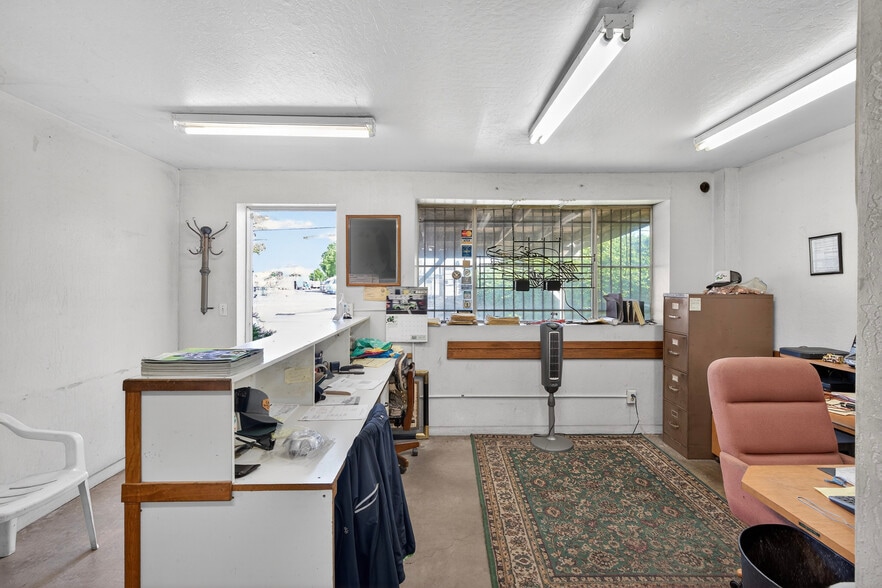 More Photos Of 652 E Lockeford St, Lodi Auto Repair For Sale