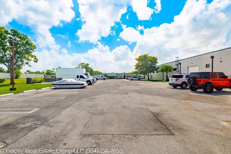 More Photos Of 3651 NW 120th Ave, Coral Springs Warehouse For Lease