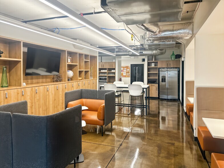 More Photos Of 863 Massachusetts Ave, Indianapolis Coworking Space