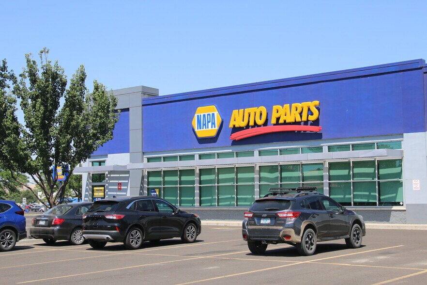 More Photos Of 144 SW 20th St, Pendleton Drugstore For Sale