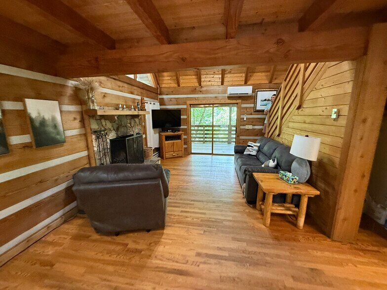 More Photos Of 1105 Fall Creek Rd, Purlear Specialty For Sale