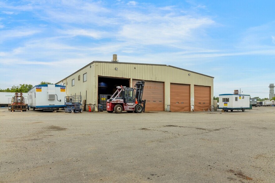 More Photos Of 56-58R Pulaski St, Peabody Land For Lease