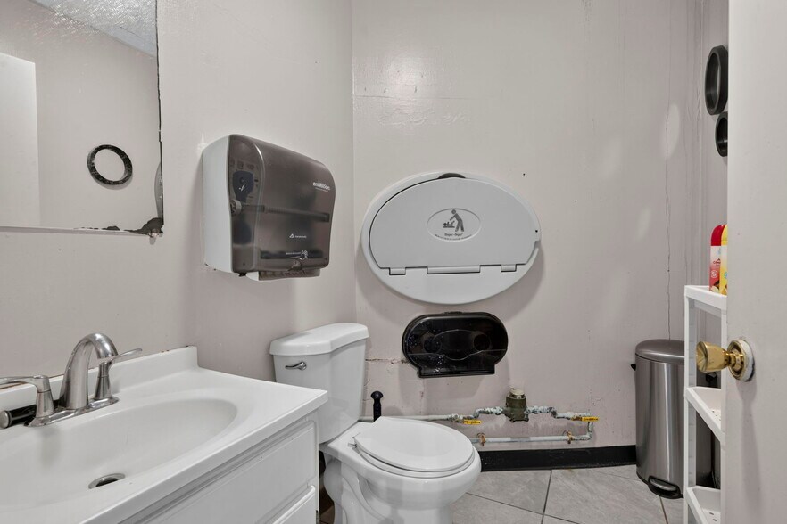 More Photos Of 131 Boston Rd, North Billerica General Retail For Sale