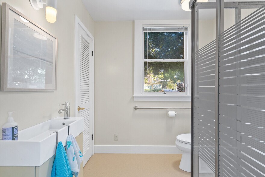 More Photos Of 603 Mission St, Santa Cruz Office For Sale