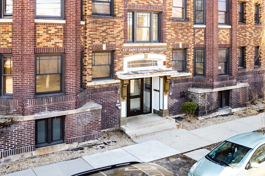 More Photos Of 137 E 17th St, Minneapolis Apartments For Sale