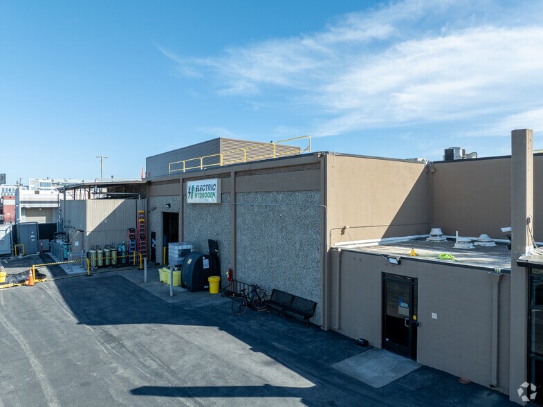More Photos Of 835 E San Carlos Ave, San Carlos Manufacturing For Lease