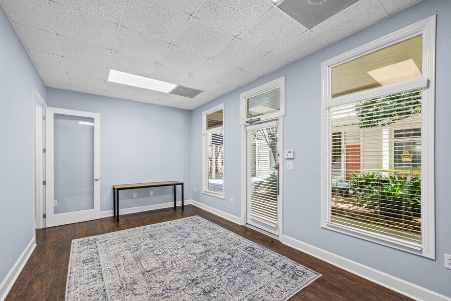 Primary Photo Of 913 Gulf Breeze Pky, Gulf Breeze General Retail For Sale