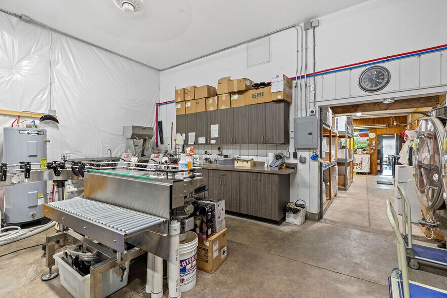 More Photos Of 877 State Fair Blvd, Solvay Storefront For Sale