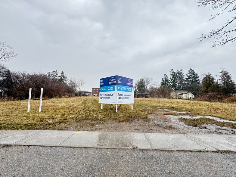 Primary Photo Of 1615 Brock St S, Whitby Land For Sale