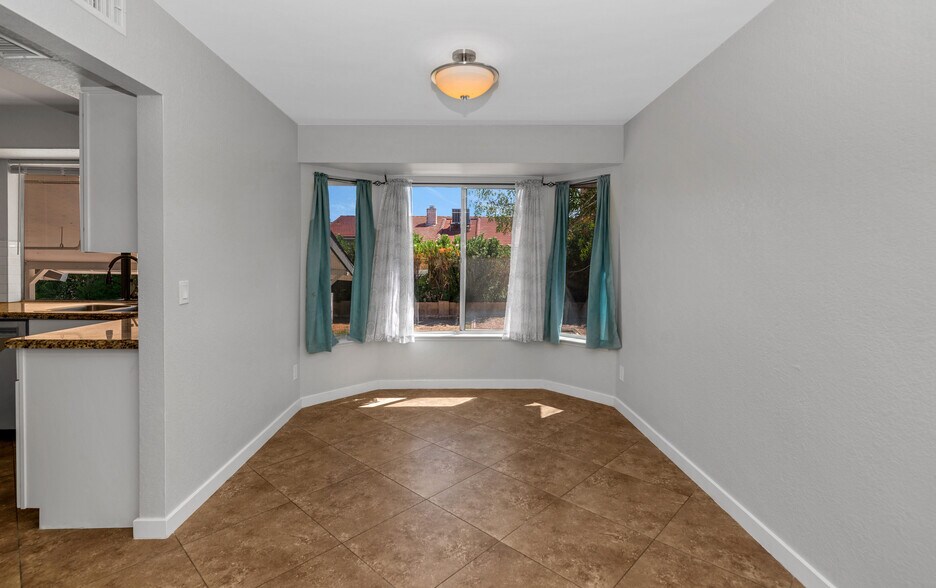 More Photos Of 1927 E Crocus Dr, Phoenix Specialty For Sale