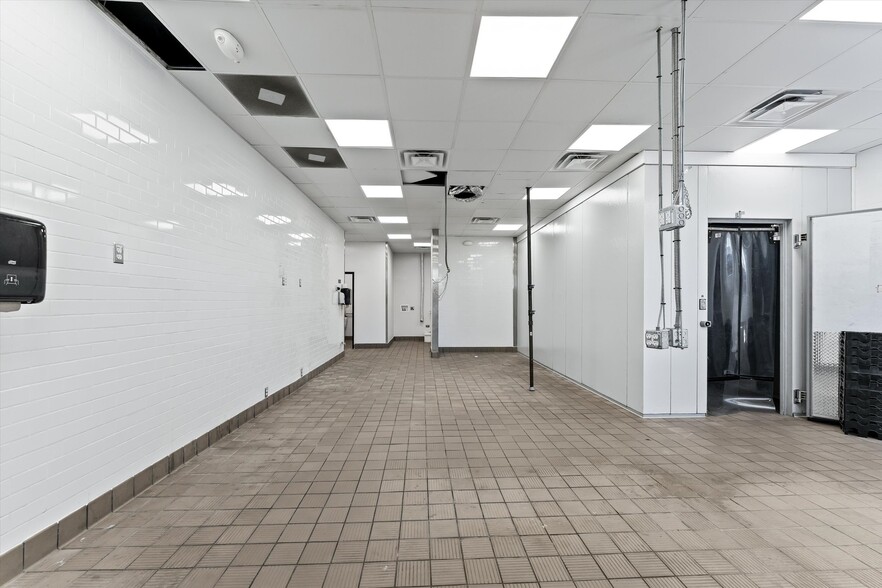 More Photos Of 5520-5564 Woodward Ave, Detroit Freestanding For Lease