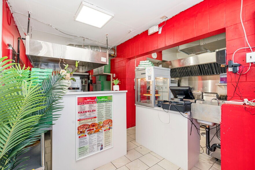 More Photos Of 32354 Marshall Rd, Abbotsford Freestanding For Sale