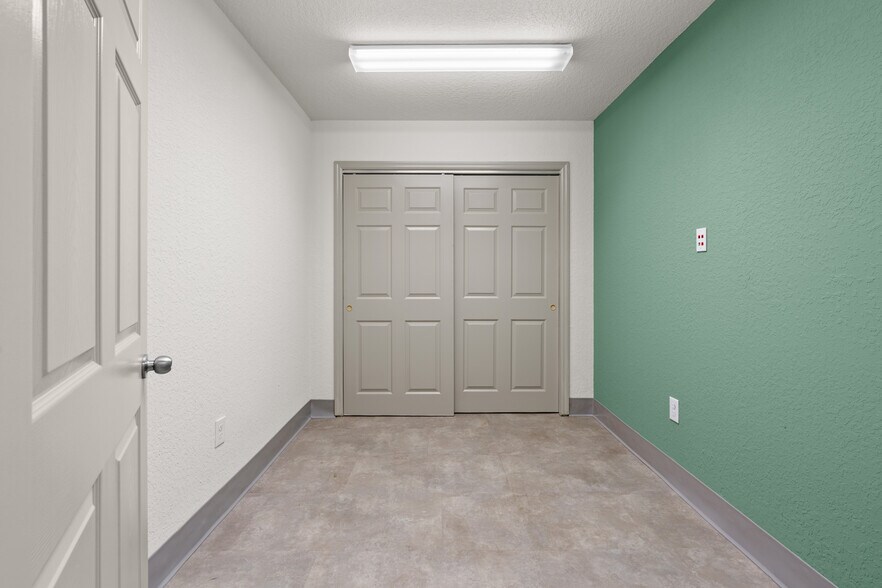 More Photos Of 13595 SE 31st Ave, Summerfield Warehouse For Sale