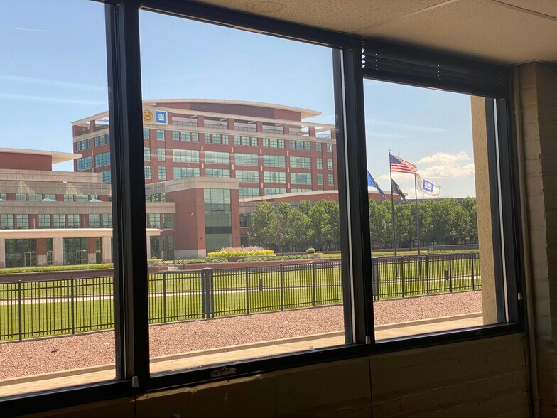 More Photos Of 3250 Franklin St, Detroit Office For Lease