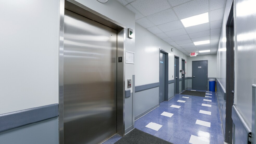 More Photos Of 2409 38th Ave, Long Island City Office For Lease