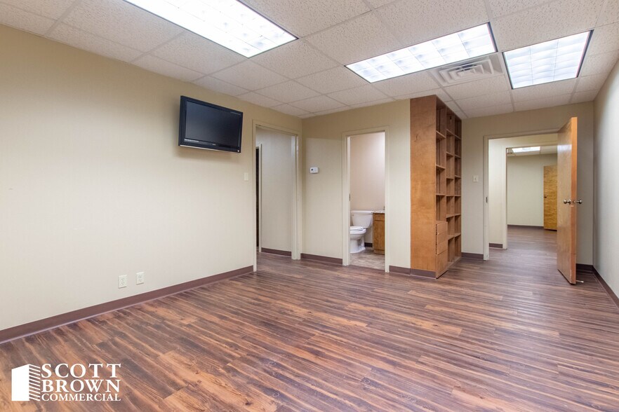 More Photos Of 5303 Buford Jett Ln, Balch Springs Warehouse For Sale