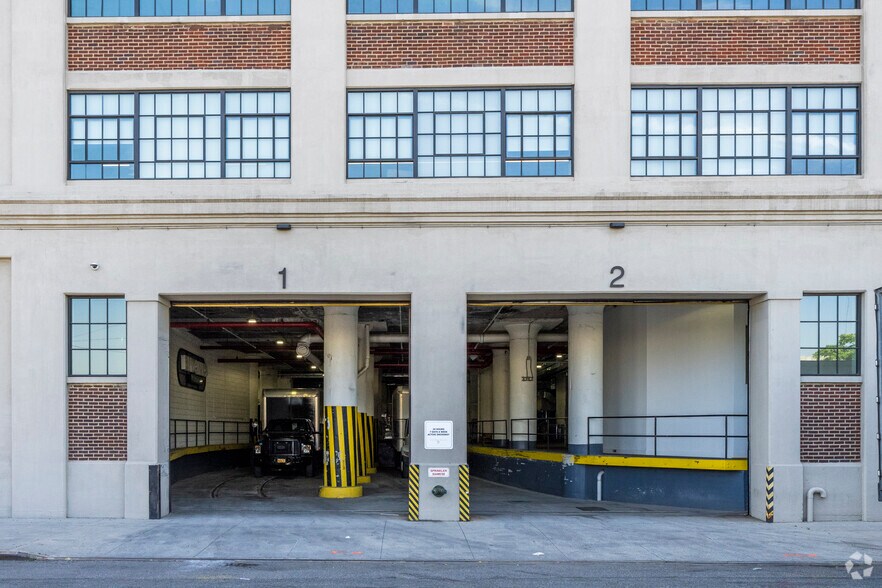 More Photos Of 850 3rd Ave, Brooklyn Warehouse For Lease