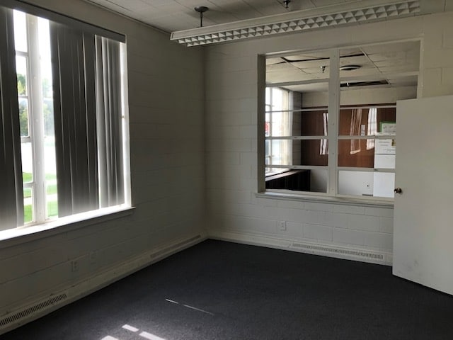 More Photos Of 1245-1405 Thomas Beck Rd, Des Moines Manufacturing For Lease