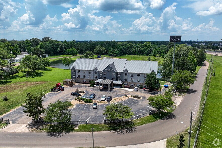 More Photos Of 3051 White Blvd, Pearl Hotel For Sale