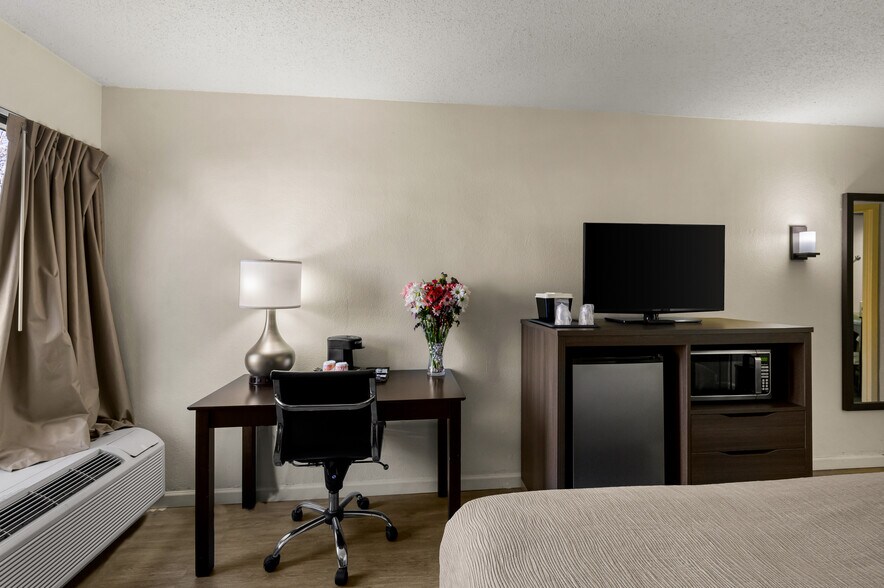 More Photos Of 500 W 29th St, North Little Rock Hotel For Sale