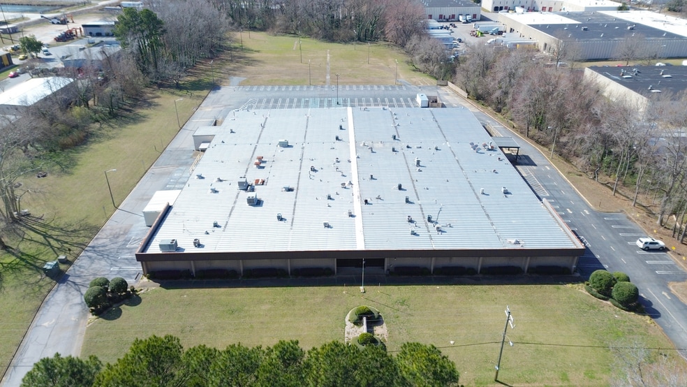 More Photos Of 2210 Paramont Ave, Chesapeake Manufacturing For Sale