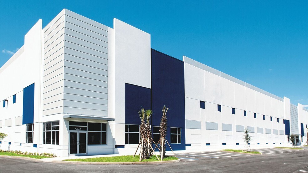 More Photos Of 14802 NW 107th Ave, Hialeah Gardens Distribution For Lease