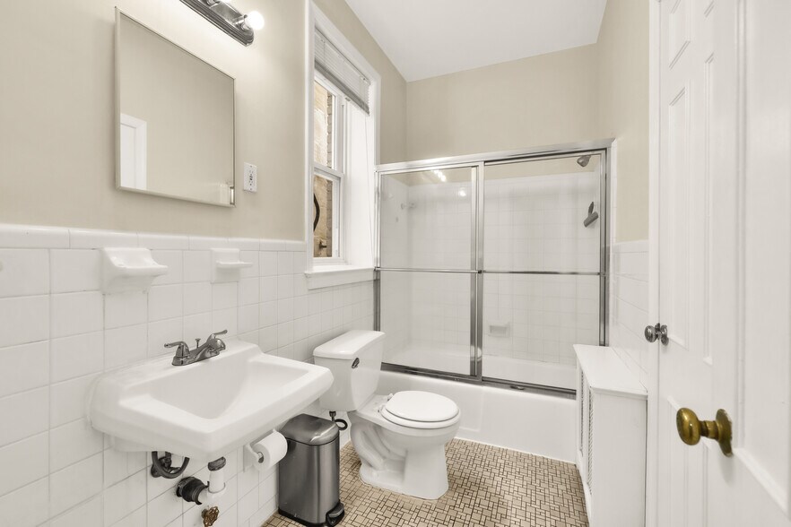 More Photos Of 323 Maryland Ave NE, Washington Apartments For Sale