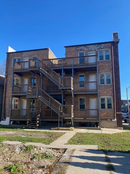 More Photos Of 2905 N Bartlett Ave, Milwaukee Apartments For Sale
