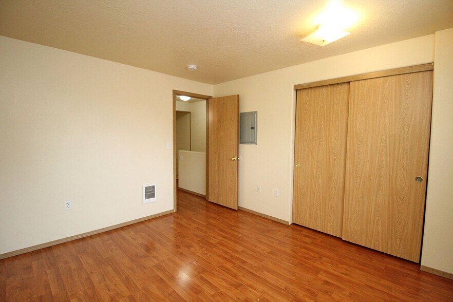 More Photos Of 3548 SE 119th St, Portland Apartments For Sale