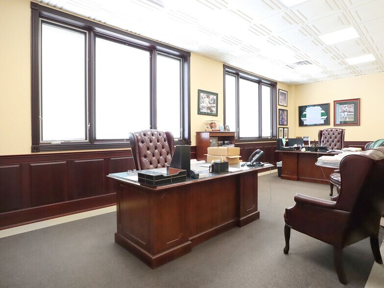 More Photos Of 188 Van Buren St, Staten Island Warehouse For Sale