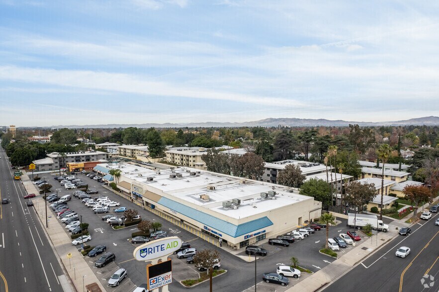 More Photos Of 13303-13351 Riverside Dr, Sherman Oaks Storefront For Sale