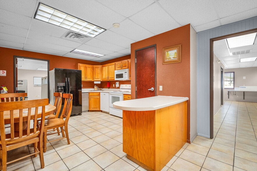 More Photos Of 1399 Sattler Rd, New Braunfels Office For Sale