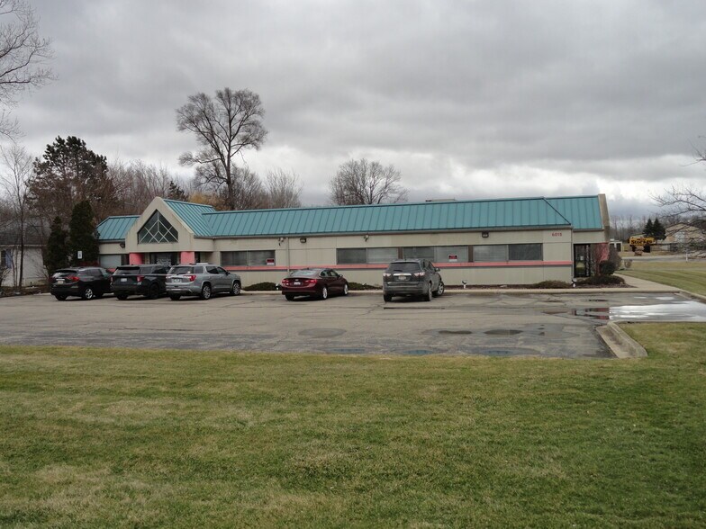 More Photos Of 6015 W Pierson Rd, Flushing Office For Sale