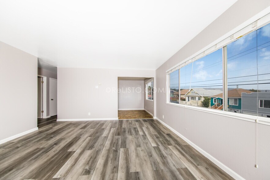 More Photos Of 2105 48th Ave, Oakland Apartments For Sale